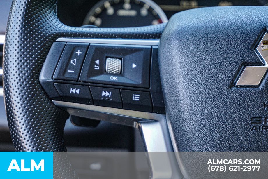 Used 2025 Gray Mitsubishi SE image 31