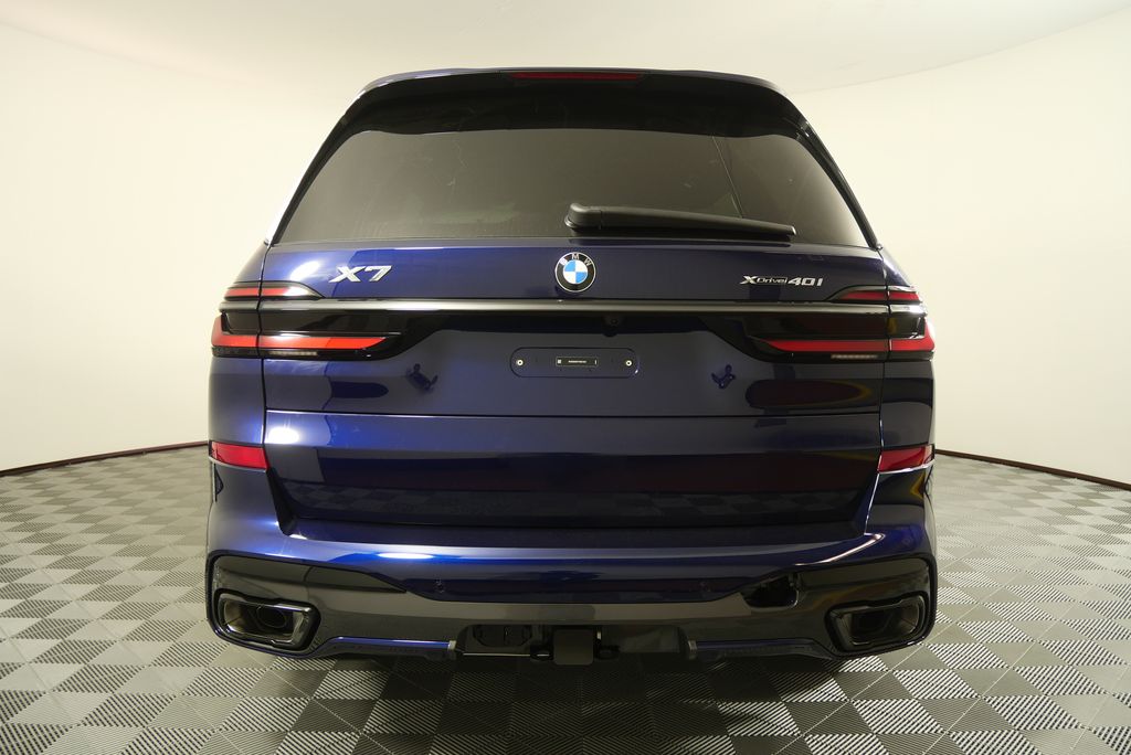 Thumbnail: 2026 BMW X7 - 4