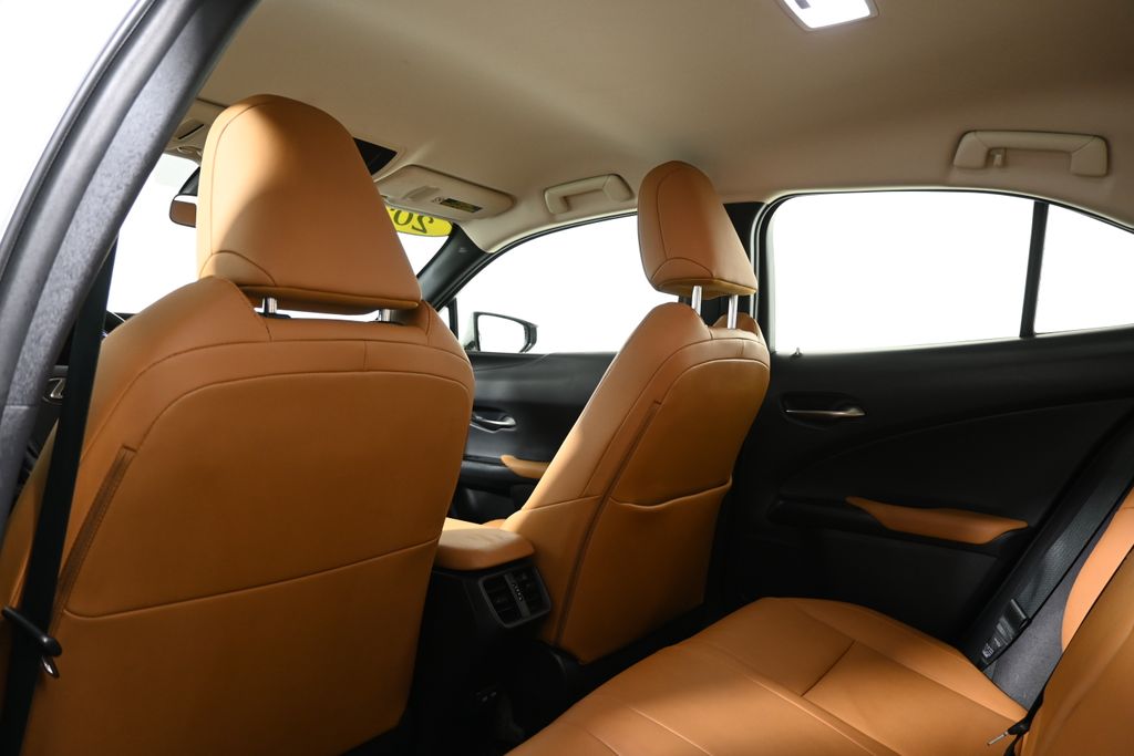 Thumbnail: 2021 Lexus UX - 31