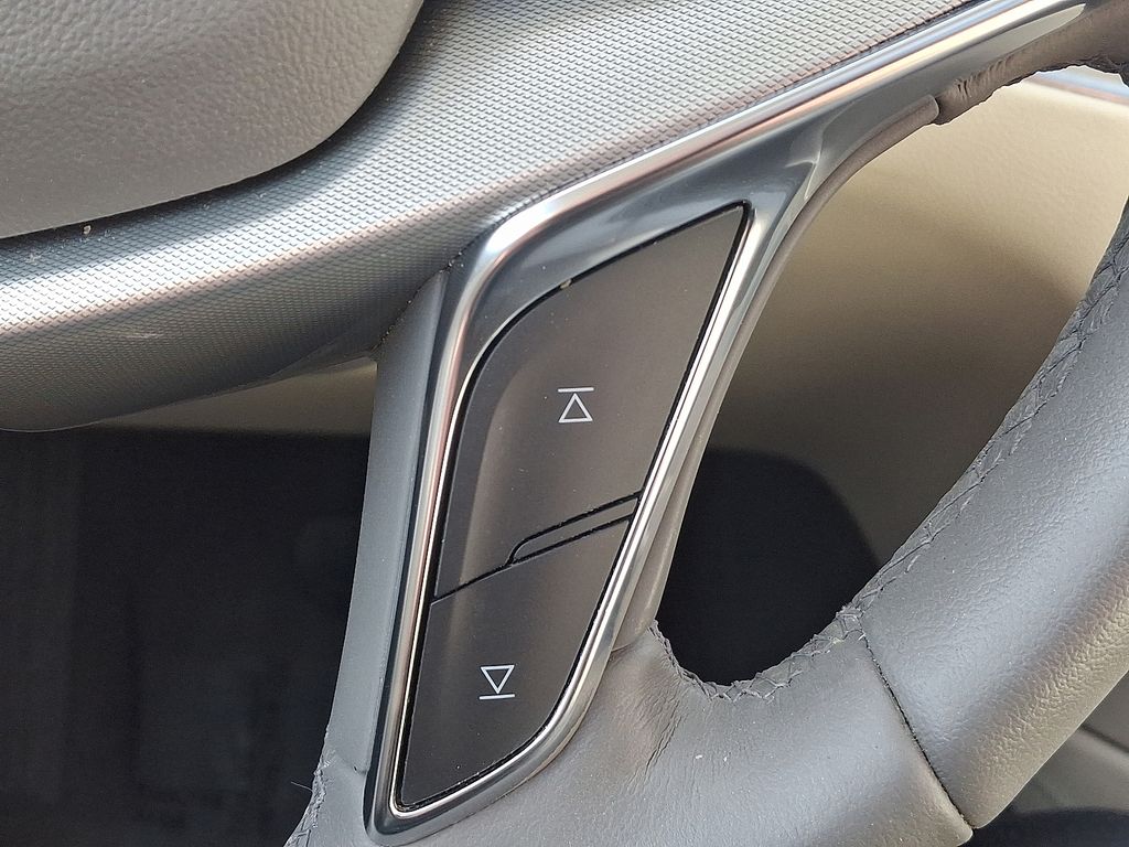 Thumbnail: 2021 Cadillac XT5 - 25