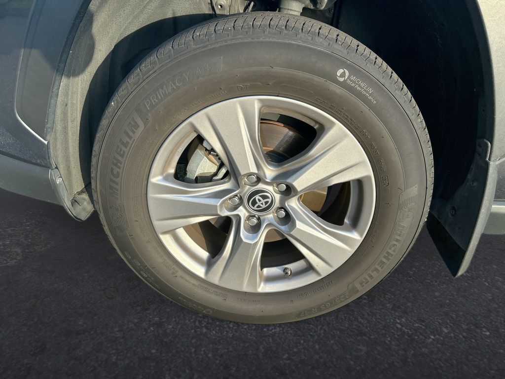 Thumbnail: 2024 Toyota RAV4 - 10