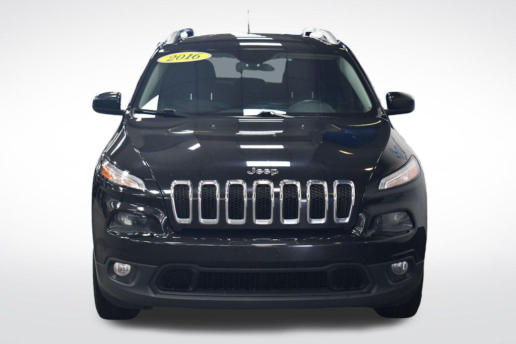Thumbnail: 2016 Jeep Cherokee - 8