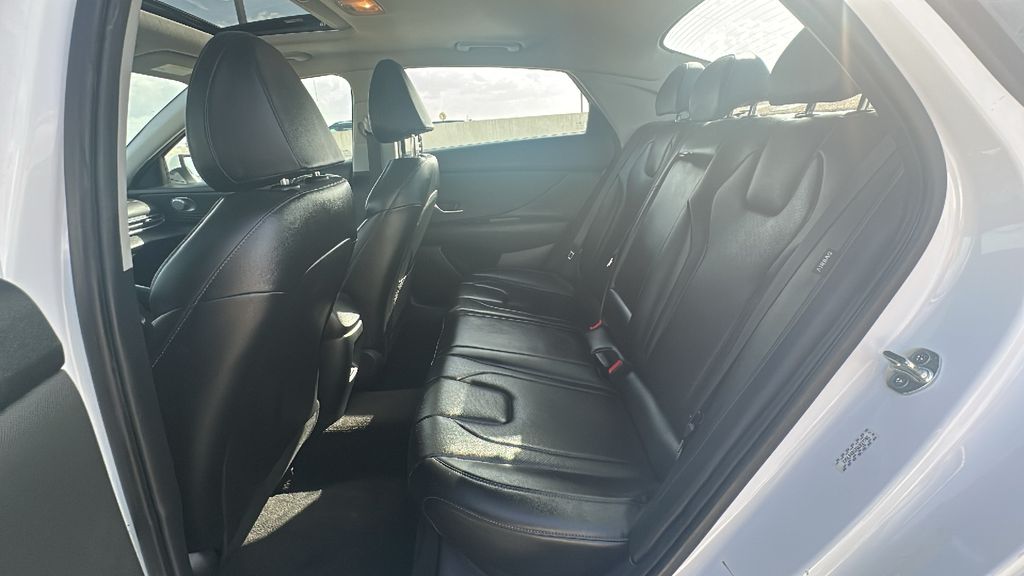 2024 Hyundai Elantra Limited White at Baytown Hyundai