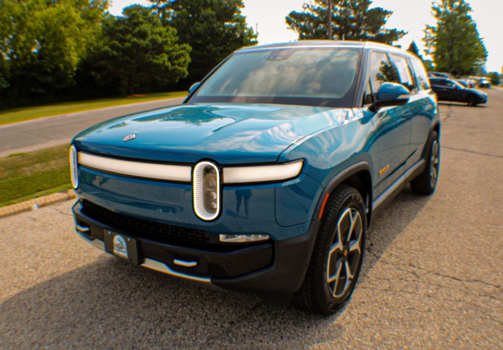 2023 Rivian R1S Adventure