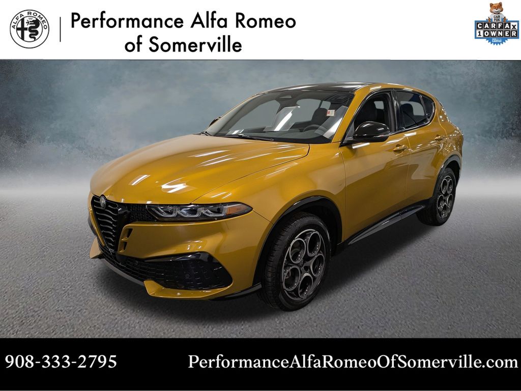 2026 Alfa Romeo Tonale Giallo Ocra   9 velocidades Automática