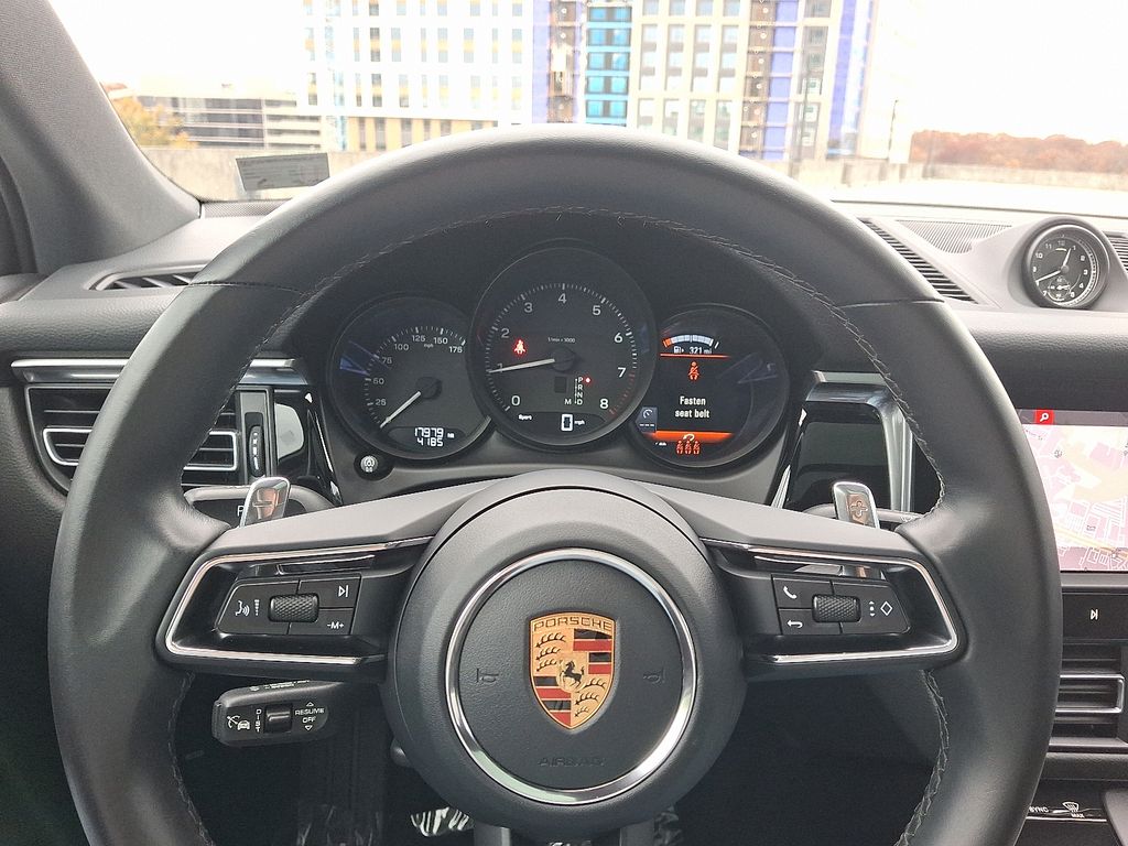 Thumbnail: 2024 Porsche Macan - 21