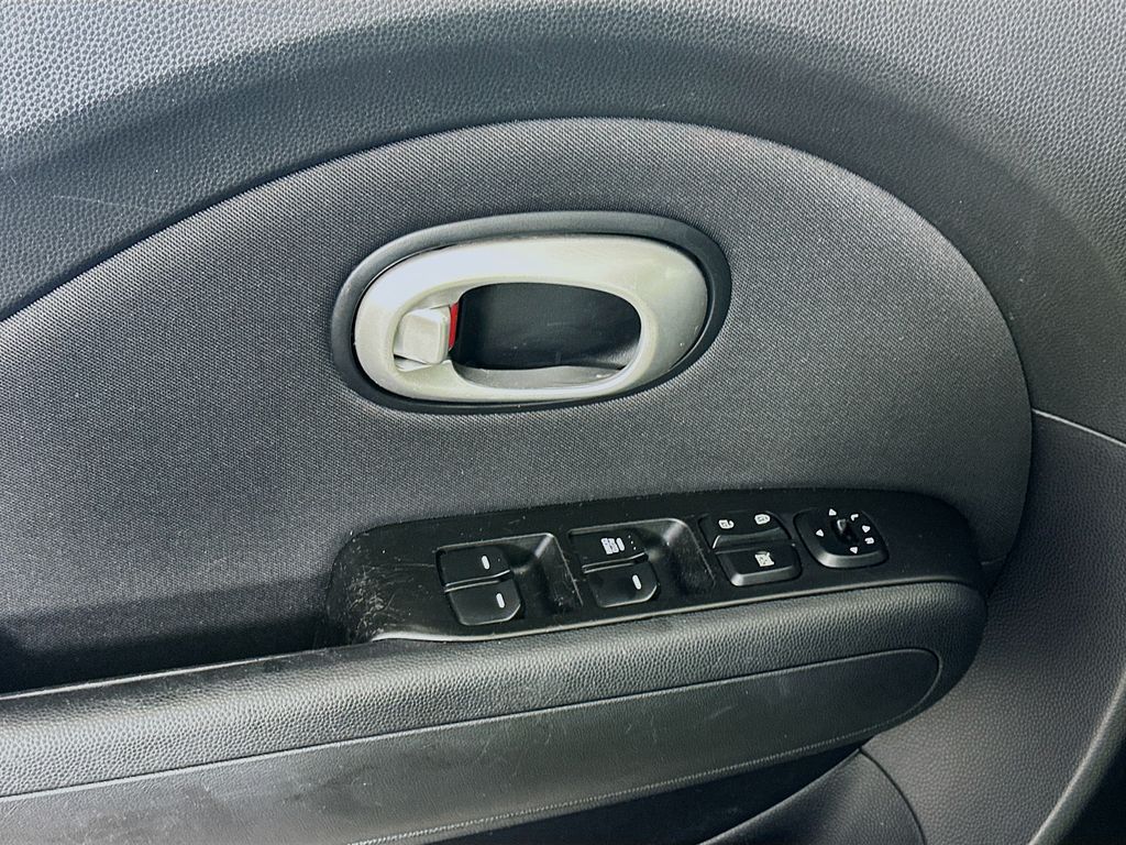 2015 Kia Soul Base 16