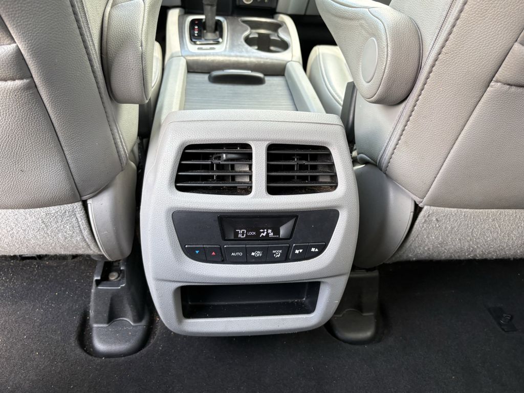 Used 2017 Lunar Silver Metallic Honda EX-L image 18