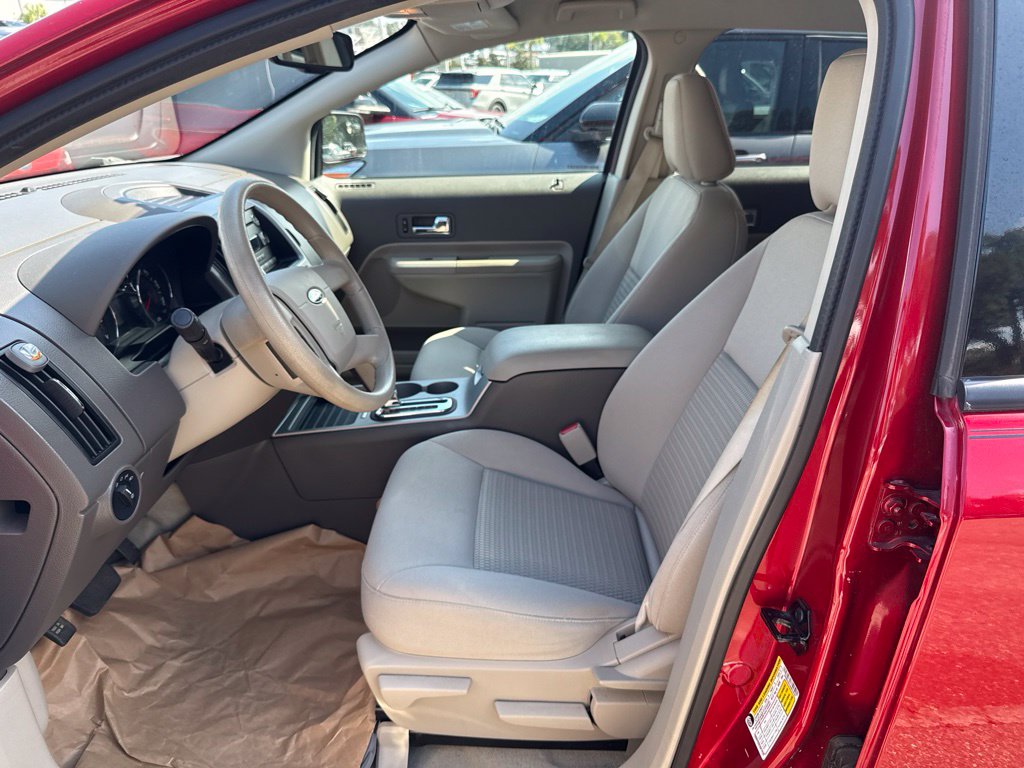 Used 2010  Ford SE image 10