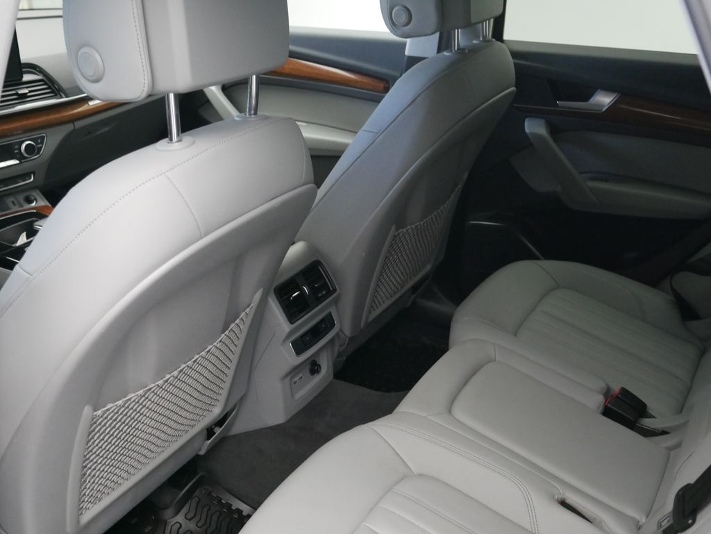 Thumbnail: 2023 Audi Q5 - 22