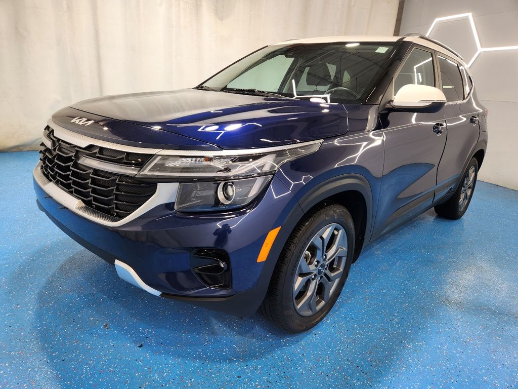 Dark Ocean Blue/White Roof 2024 Kia Seltos S FWD SUV / Crossover Front-Wheel Drive Continuously Variable Transmission