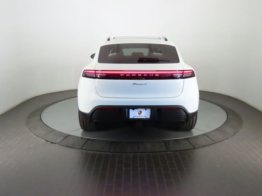 Thumbnail: 2026 Porsche Macan - 6