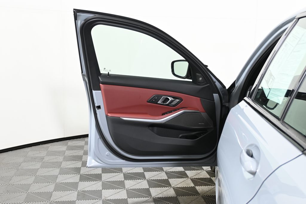 Thumbnail: 2024 BMW 3 Series - 28