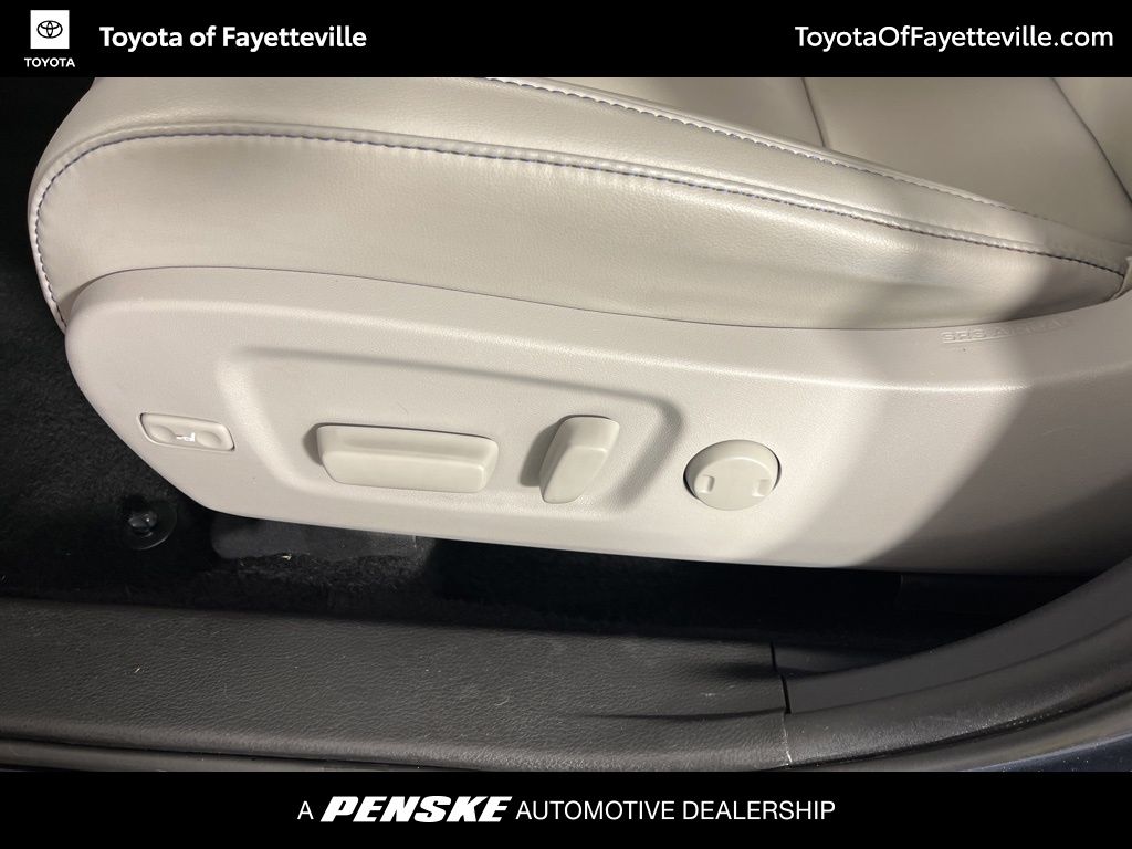 Thumbnail: 2019 Toyota Highlander - 27