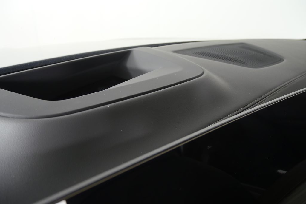 Thumbnail: 2026 BMW X7 - 21