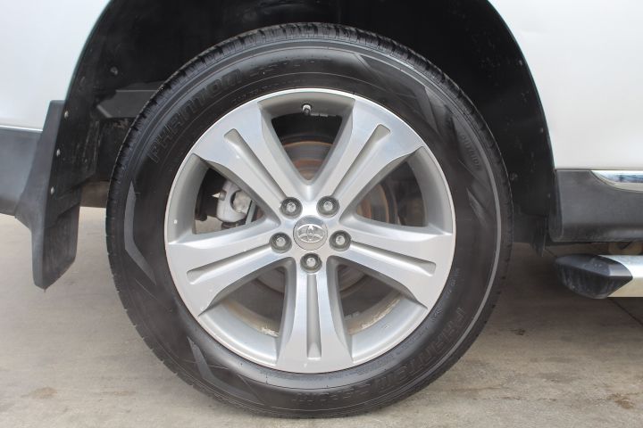 Used Car 2012 Toyota Highlander  Limited For Sale Under $10,000 In Georgetown, Texas