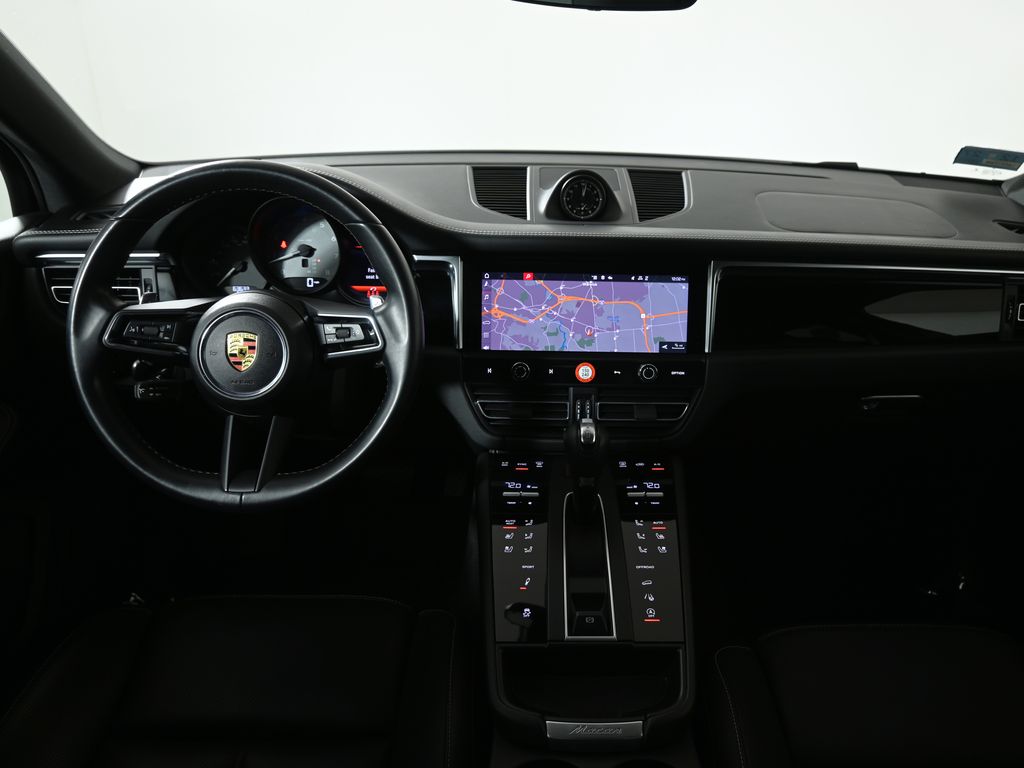 Thumbnail: 2022 Porsche Macan - 16