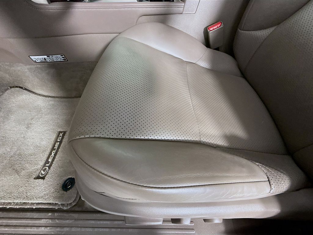 Thumbnail: 2016 Lexus GX - 19