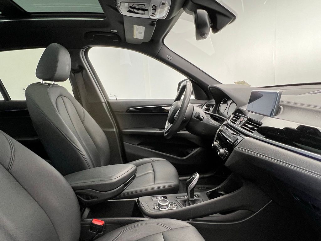 Thumbnail: 2021 BMW X1 - 6