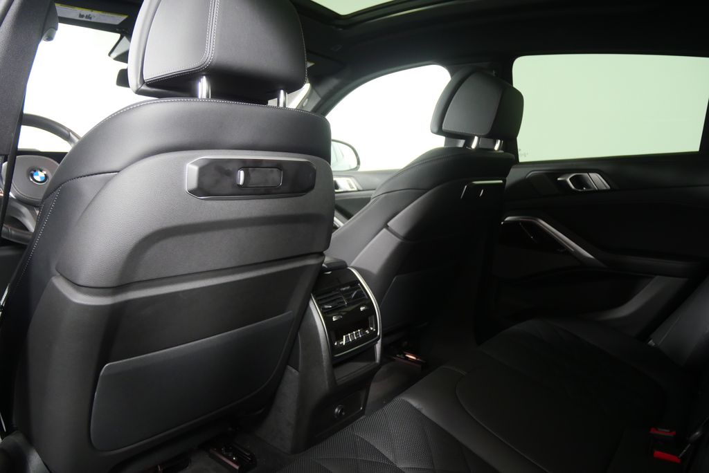Thumbnail: 2025 BMW X6 - 19