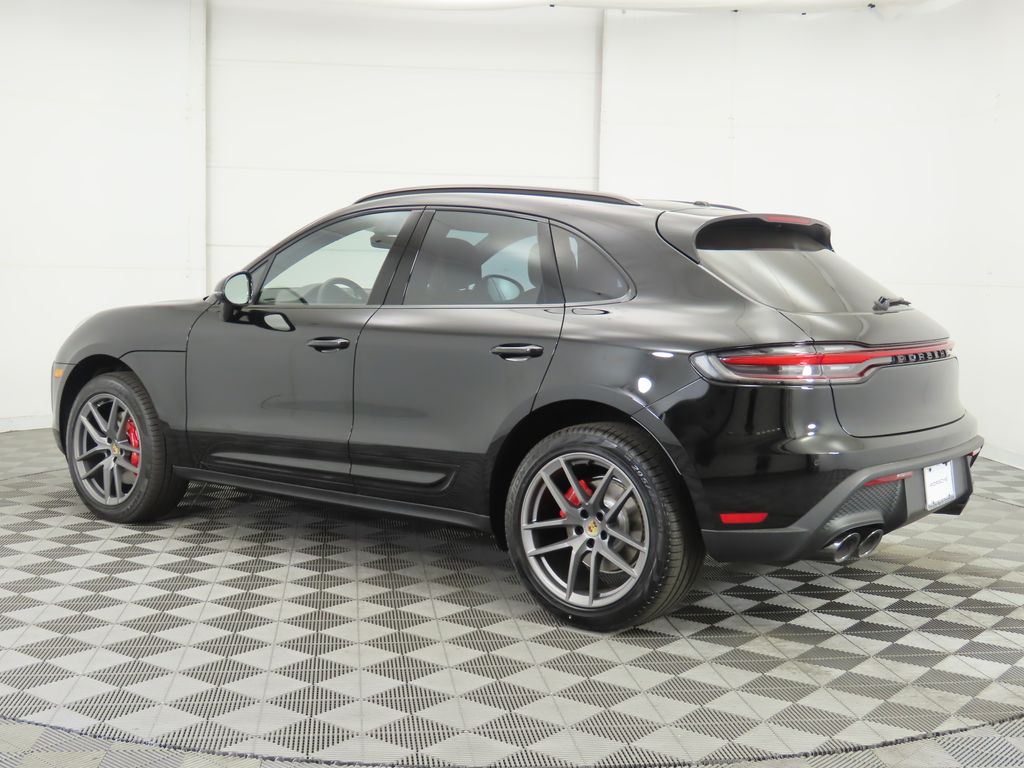 Thumbnail: 2025 Porsche Macan - 3