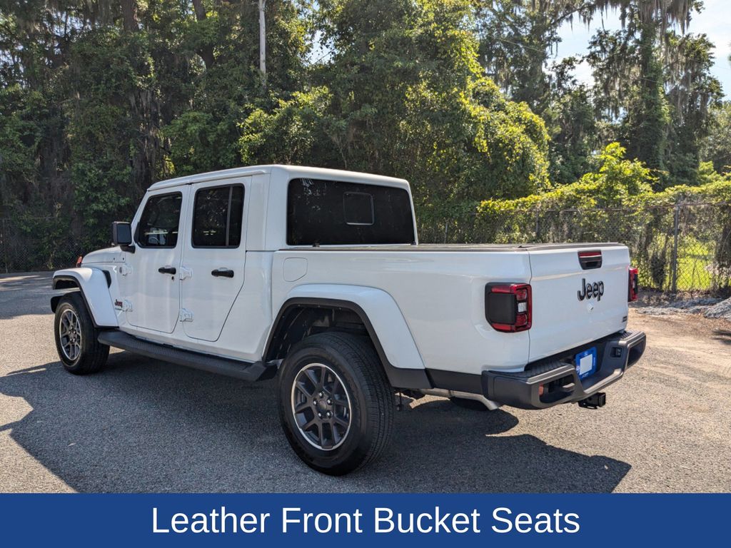 2022 Jeep Gladiator Overland