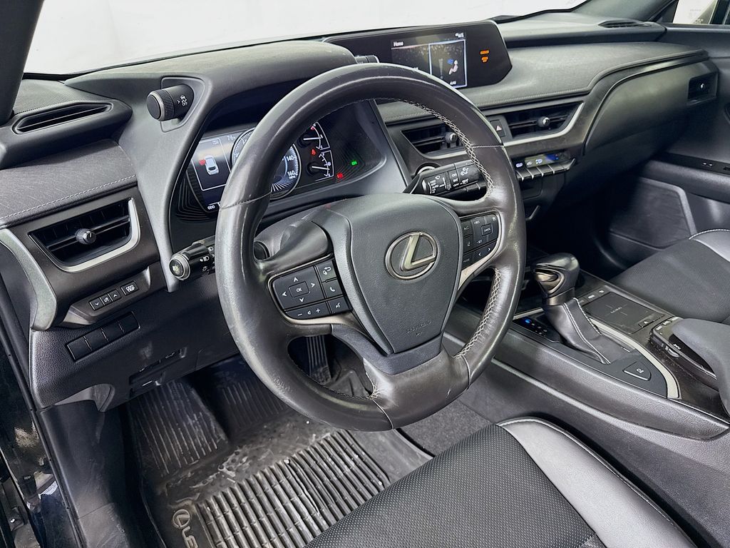 Thumbnail: 2020 Lexus UX - 9