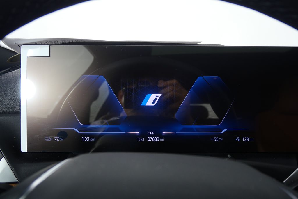 Thumbnail: 2023 BMW i4 - 21