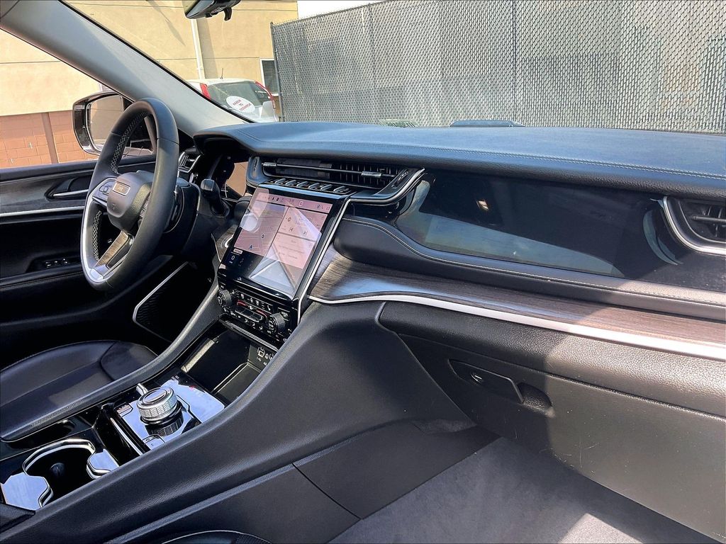 2023 Jeep Grand Cherokee — photo 14