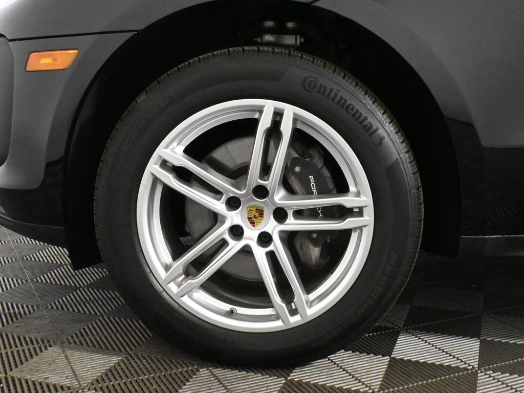 2022 Porsche Macan  13