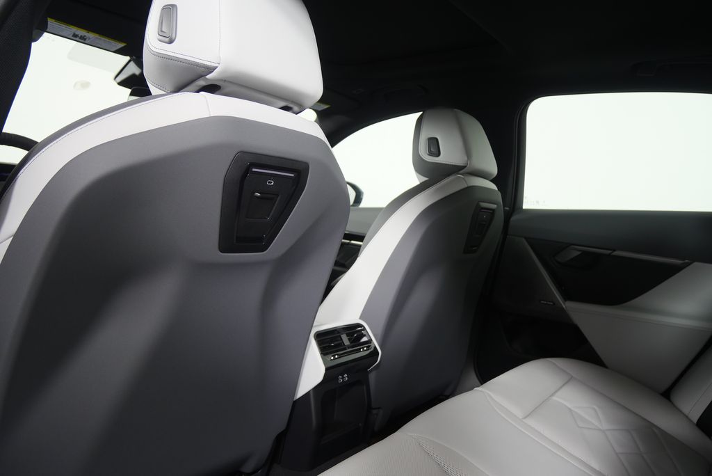 Thumbnail: 2026 BMW 5 Series - 17