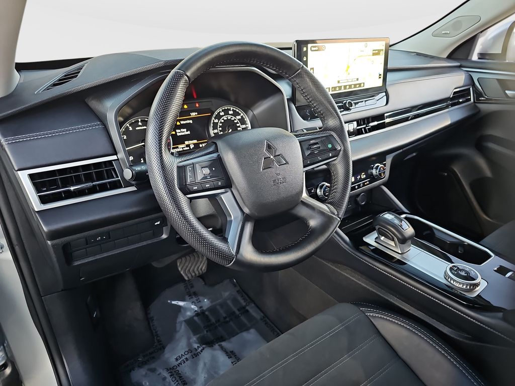 Used 2025 Mitsubishi Outlander SUV