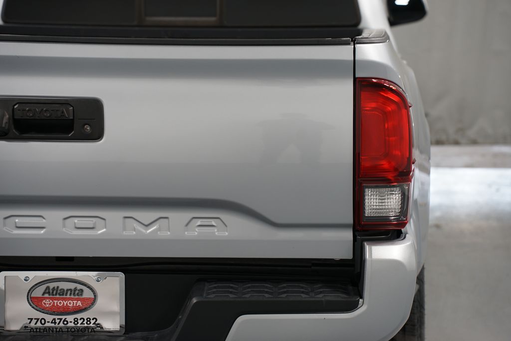 Thumbnail: 2022 Toyota Tacoma - 10