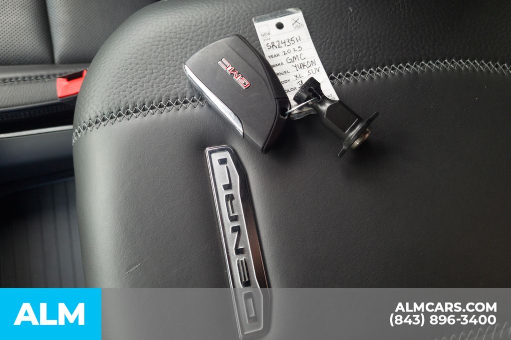Used 2025 White GMC Denali image 38