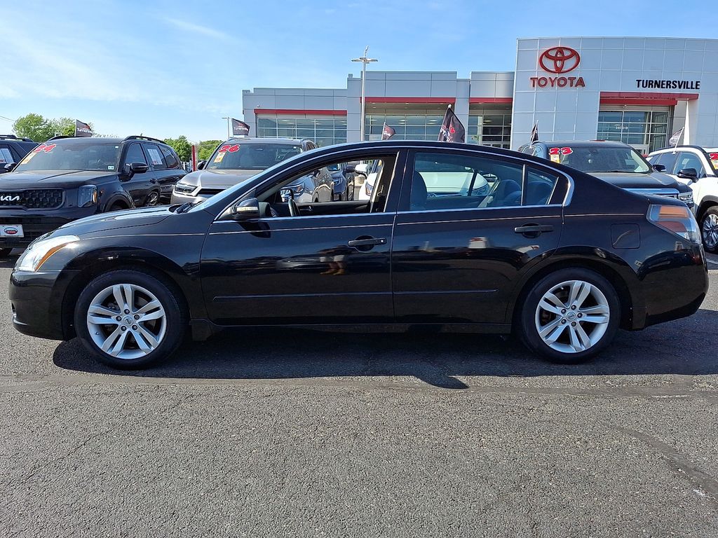 Thumbnail: 2010 Nissan Altima - 5