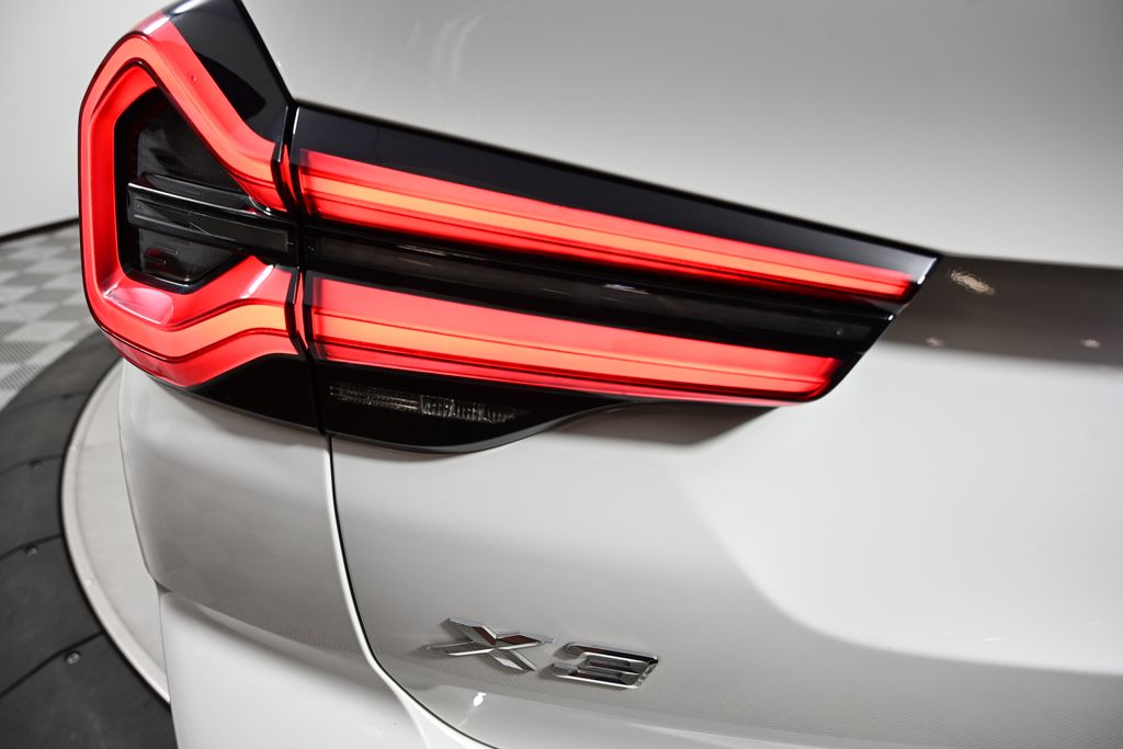 Thumbnail: 2022 BMW X3 - 11