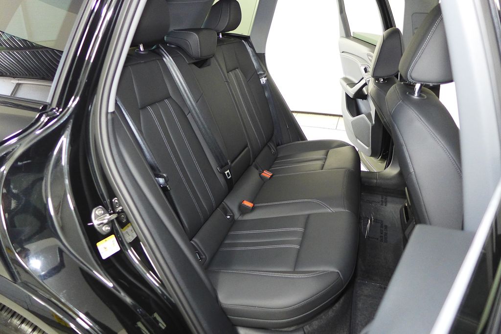 Thumbnail: 2025 Audi Q6 e-tron - 20