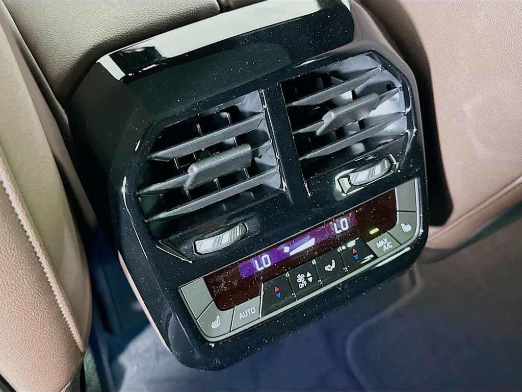 2026 BMW iX  18