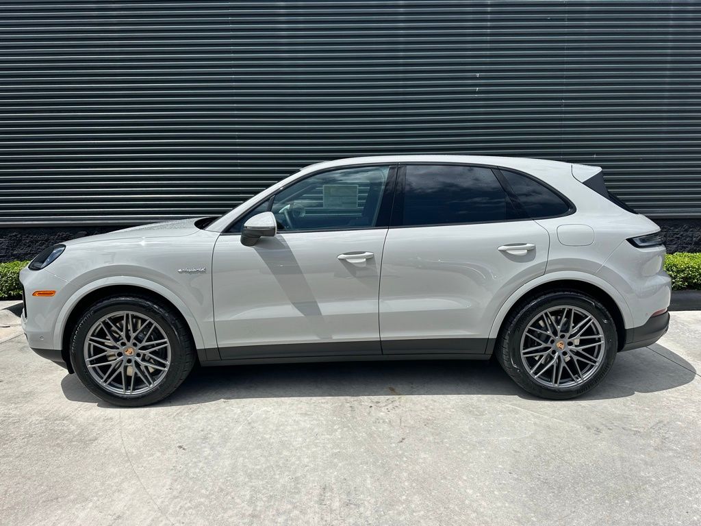 Thumbnail: 2026 Porsche Cayenne - 2