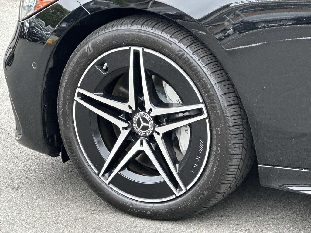 Thumbnail: 2025 Mercedes-Benz C-Class - 9