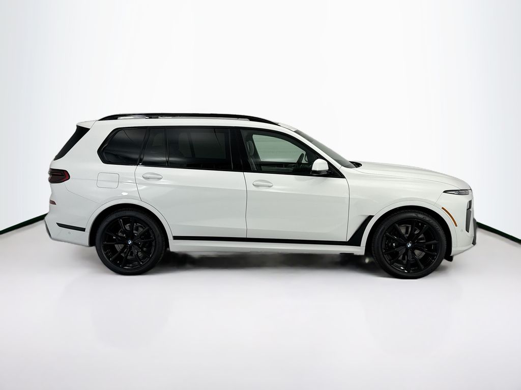 Thumbnail: 2027 BMW X7 - 4