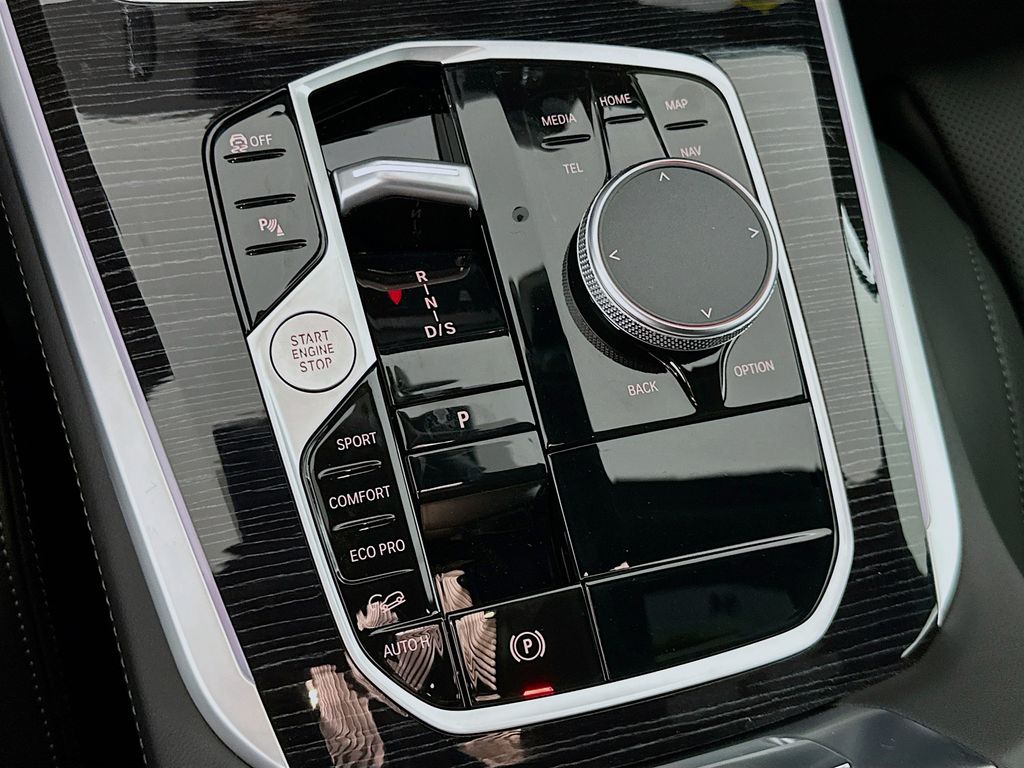 Thumbnail: 2026 BMW X5 - 15
