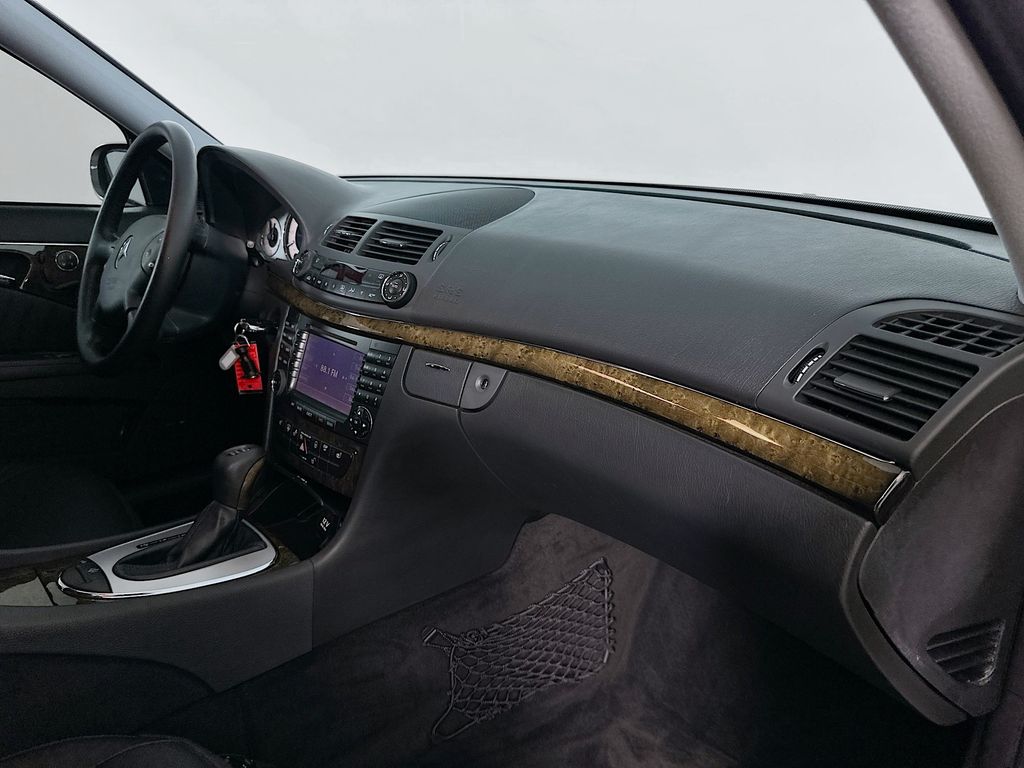 Thumbnail: 2005 Mercedes-Benz E-Class - 27