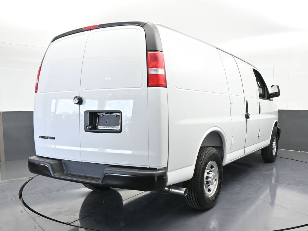 New 2025 Summit White Chevrolet Work Van image 5