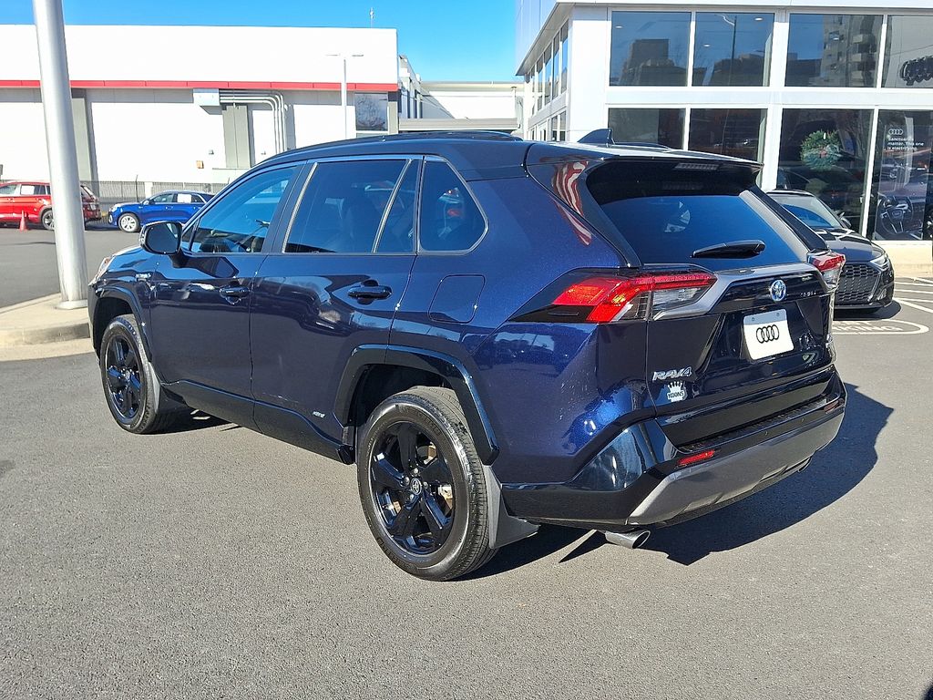 Thumbnail: 2021 Toyota RAV4 - 6