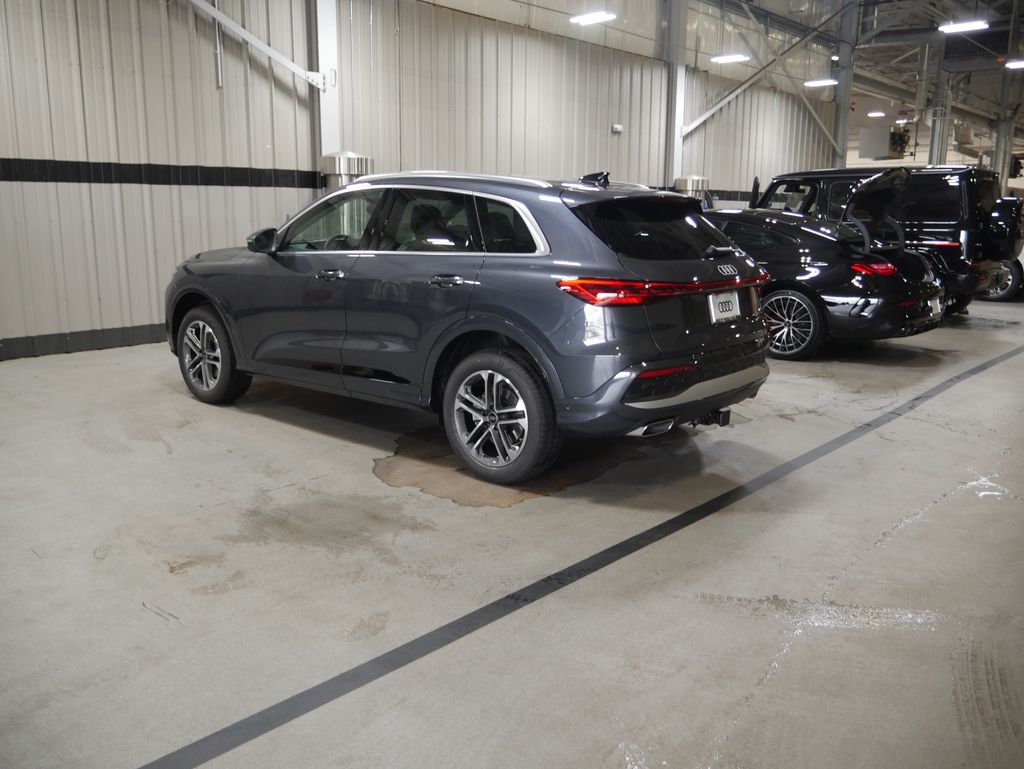 Thumbnail: 2026 Audi Q5 - 3