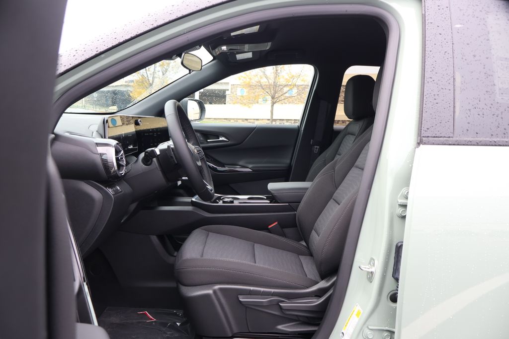 Thumbnail: 2026 Chevrolet Equinox - 14