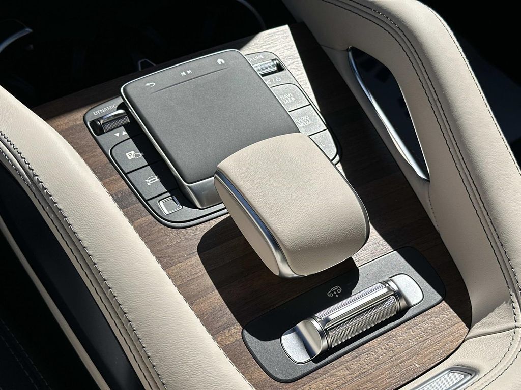 Thumbnail: 2026 Mercedes-Benz GLE - 11