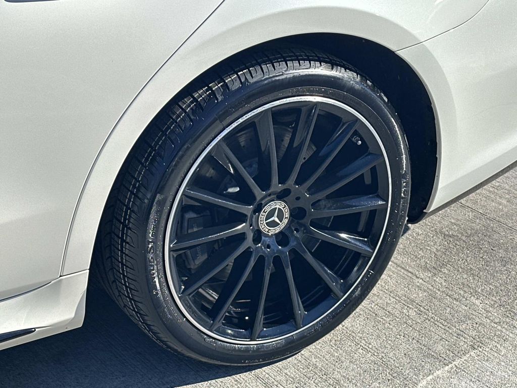 Thumbnail: 2022 Mercedes-Benz S-Class - 16