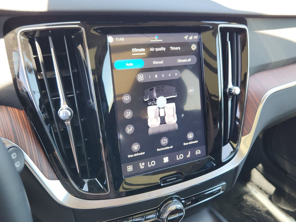 2026 Volvo V60 Cross Country Plus - Photo 10